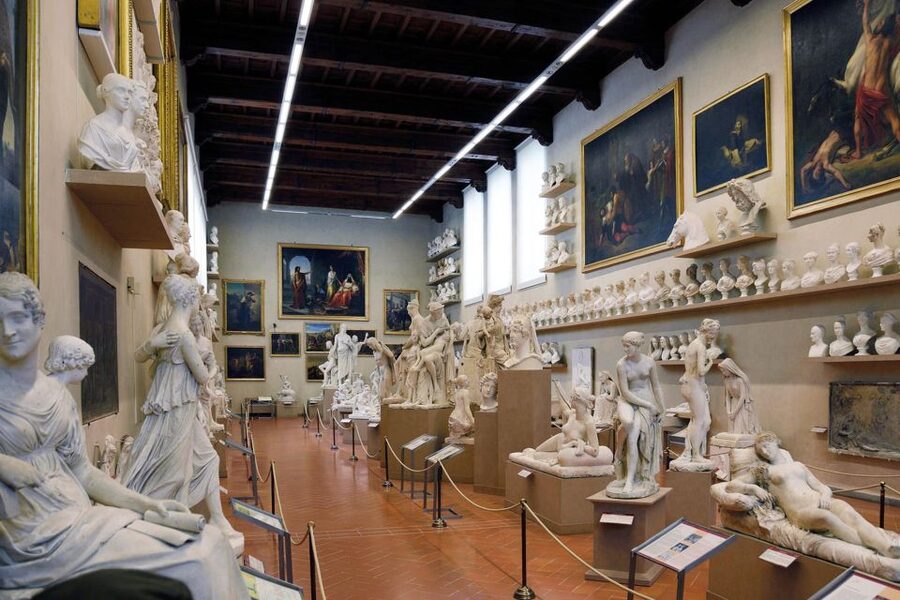 Florence: Uffizi Gallery and Accademia Guided Tour - Starting at the Uffizi under Giotto’s statue