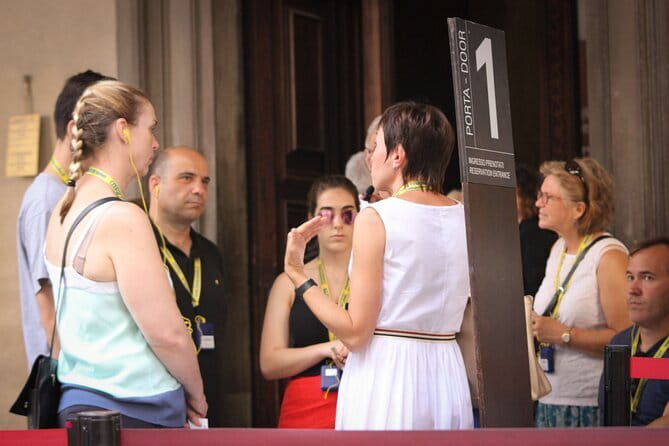 Florence: Uffizi Gallery Audio Guided Tour led by Tour Leader - Michelangelo’s Tondo Doni