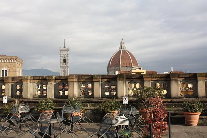 Florence Uffizi Gallery PRIVATE TOUR with a Local Private Guide - Meeting Your Guide at Piazzale degli Uffizi