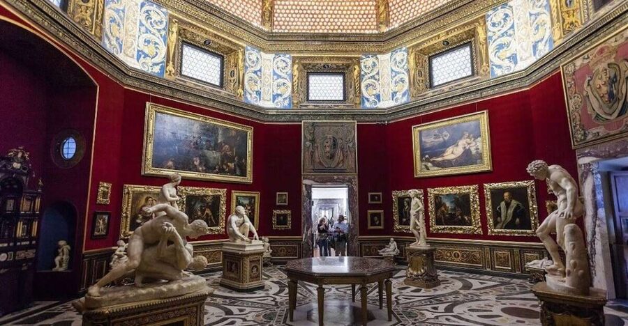 Florence: Uffizi Gallery Small Group with Entrance Tickets - Meeting the Guide at the Donatello Statue