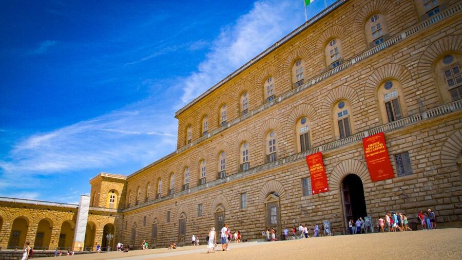 Florence: Uffizi, Pitti Palace & Boboli Combined 5-Day Pass - Meeting the host beside the Uffizi