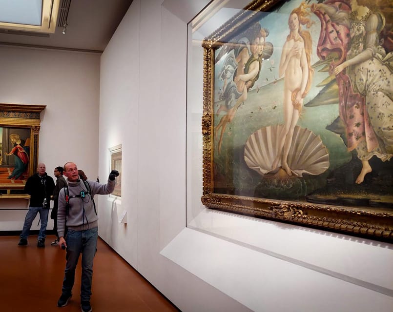 Florence: Uffizi Skip-the-Line Guided Tour - Entering the Uffizi without the ticket-line wait