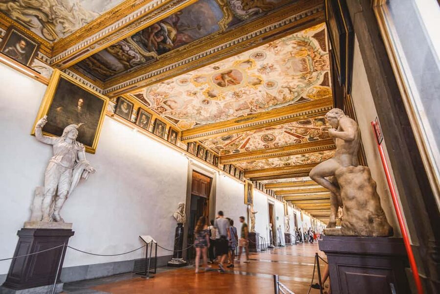 Florence: Uffizi Small Group Guided Tour with Priority Entry - Leonardo, Michelangelo, and Raphael in one short route