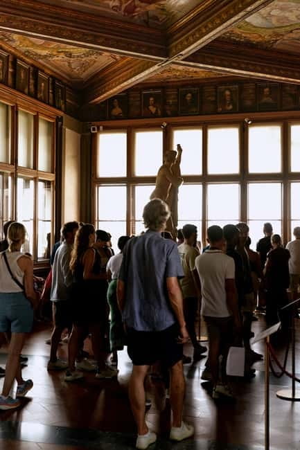 Florence: Uffizi Tour with Art Expert Guide & Combo Options - Priority entry helps, but it is not magic