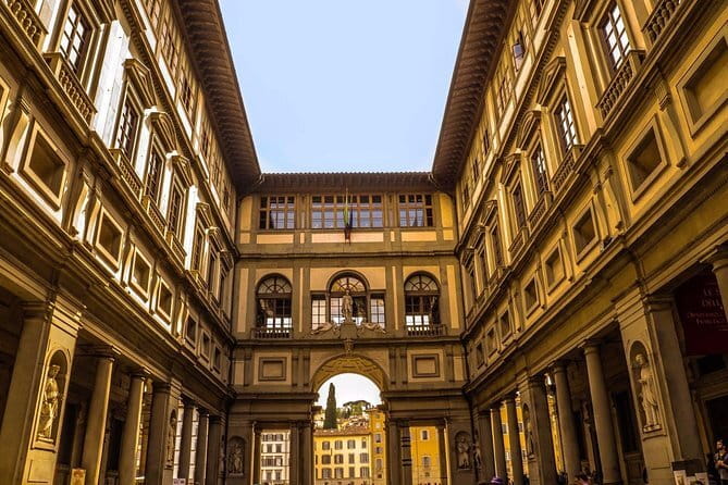 Florence walking guided tour with Uffizi & Accademia - Why this Florence tour works as a first full day