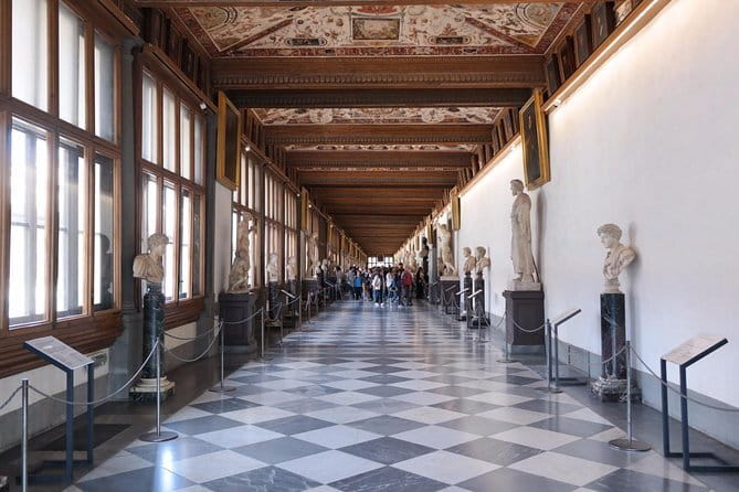 Florence walking guided tour with Uffizi & Accademia - Palazzo Medici Riccardi and the Medici story