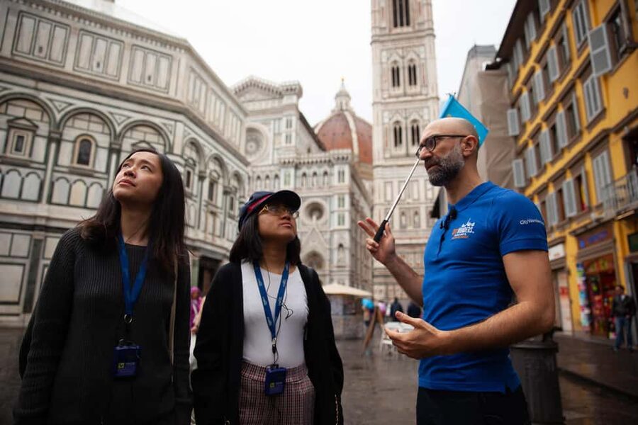 Florence Walking Tour & Skip-the-Line David at Accademia - Uffizi Courtyard and Florence’s public face