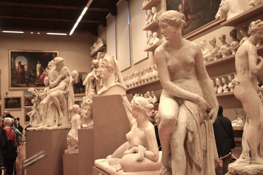 Florence: Walking Tour with Accademia Gallery - Meeting your guide near the Accademia