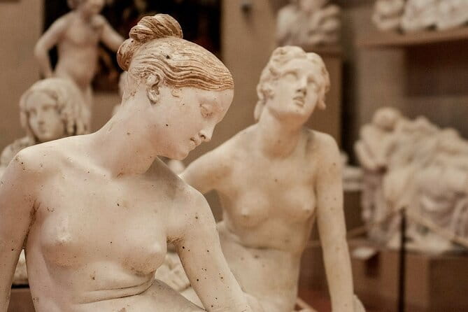 Florence Walking Tour with Accademia, Uffizi & Lunch - Three-course Tuscan lunch in the old town