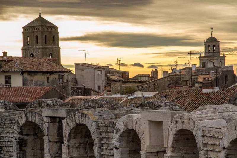 From Avignon: Van Gogh's sites & Les Baux de Provence - A small van makes this route practical