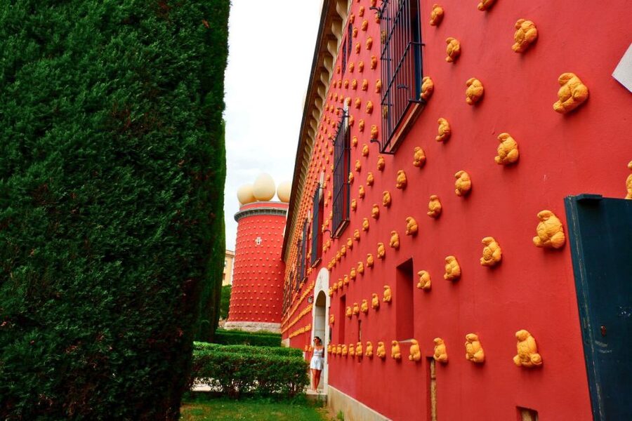 From Barcelona: Dalí and Medieval Girona Private Day Trip - Key points to know before booking
