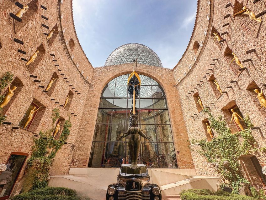 From Barcelona: Dalí and Medieval Girona Private Day Trip - A three-course lunch in Figueres