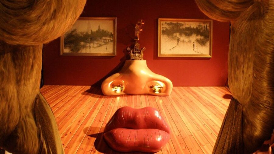 From Barcelona: Dalí Triangle and Cadaques Tour - Portlligat and Dalí’s house with Gala