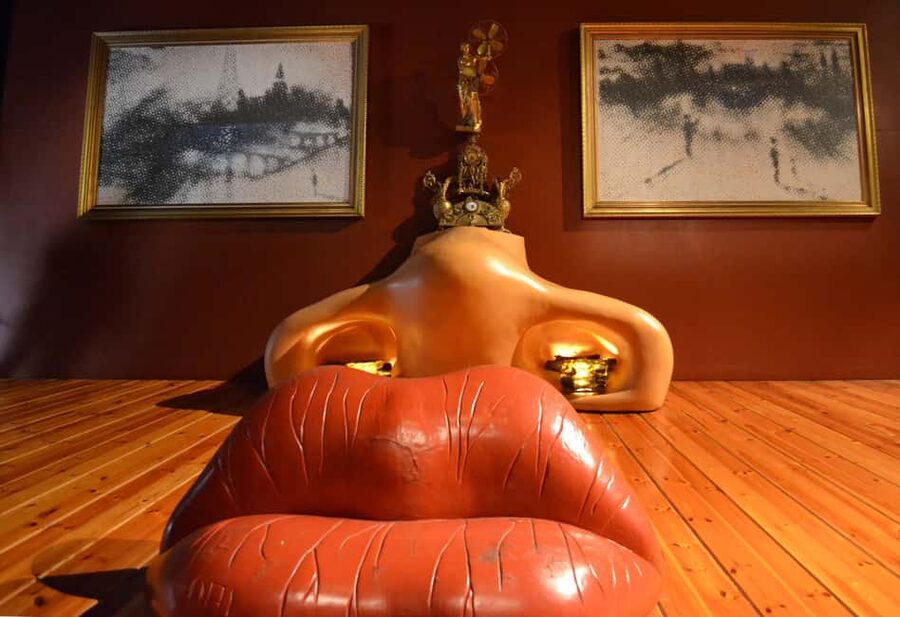 From Barcelona: Girona&Dalí Museum Day Trip with Small Group - What the guides add