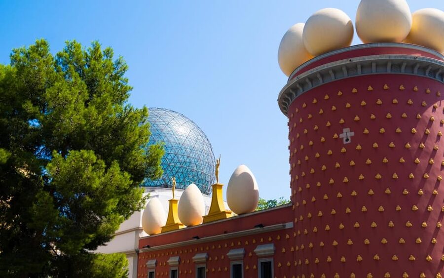 From Barcelona: Girona, Figueres, Dalí Museum, and Cadaqués - Why this three-stop route works