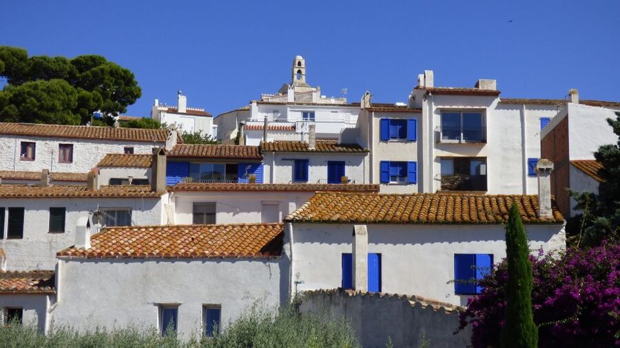 From Barcelona: Girona, Figueres, Dalí Museum, and Cadaqués - Walking, food, and what to pack