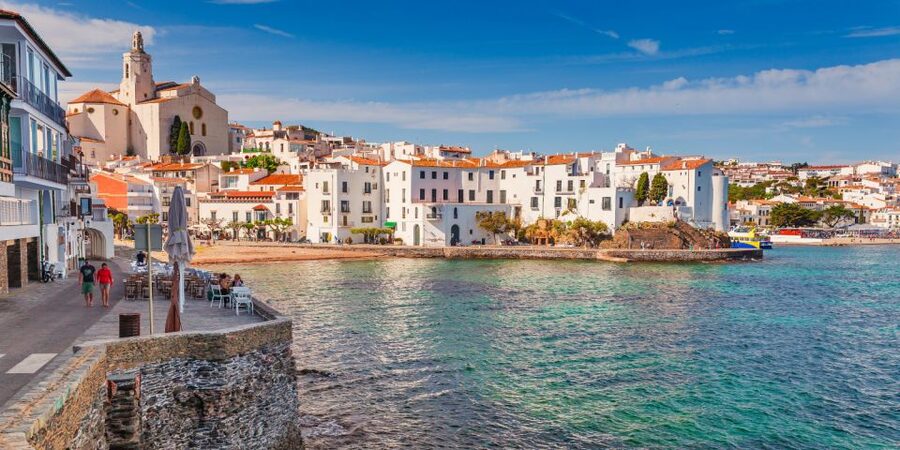 From Barcelona: Girona, Figueres, Dalí Museum, and Cadaqués - Who should book this day trip