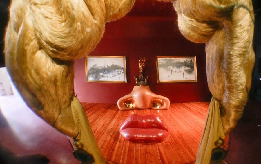 From Barcelona: Girona Guided Tour & Dalí Museum in Figueres - What to bring and how to prepare