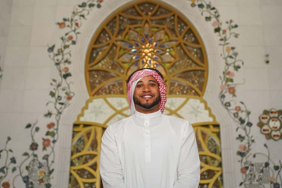 From Dubai: Abu Dhabi Grand Mosque & Louvre Museum Full-Day - Guides make the biggest difference