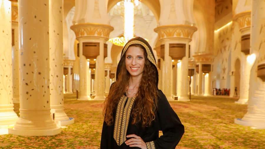 From Dubai: Abu Dhabi Grand Mosque & Louvre Museum Full-Day - Who should book this experience?