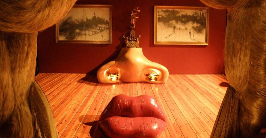 From Girona: Dalí Museum and Girona Small Group Tour - Key points at a glance