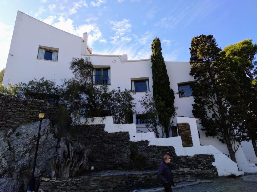 From Girona: Dalí Museum, Cadaqués and Creus Cape Tour - Cadaqués: a guided walk and time for lunch