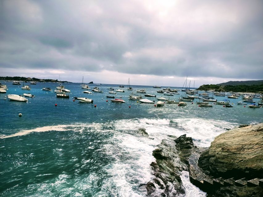 From Girona: Dalí Museum, Cadaqués and Creus Cape Tour - Meeting in Girona and settling into the van