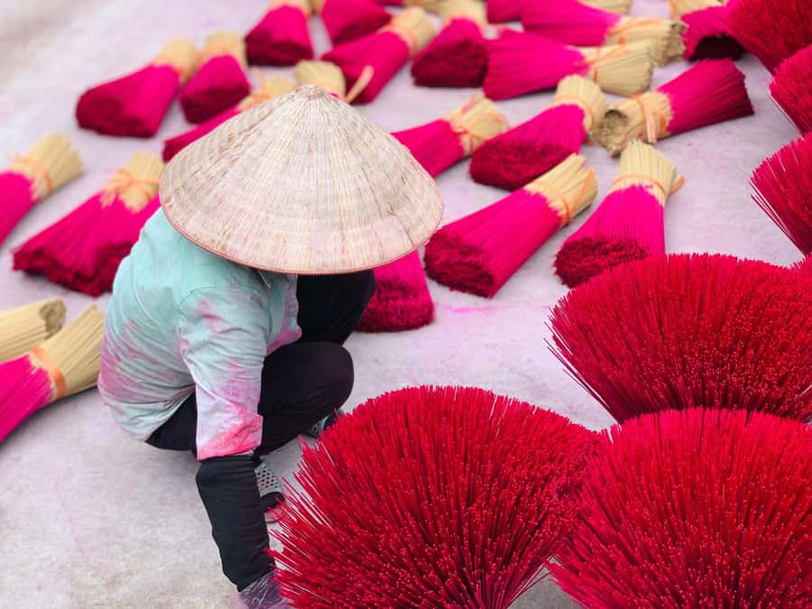 From Hanoi: Incense Village, Conical Hat and HaThai Art Tour - Getting there from Hanoi