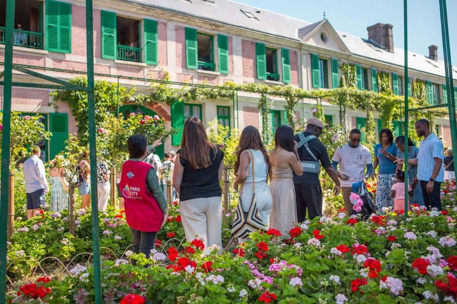 From Paris: Monet Impressionism Tour to Giverny by Minibus - Key points to know before booking