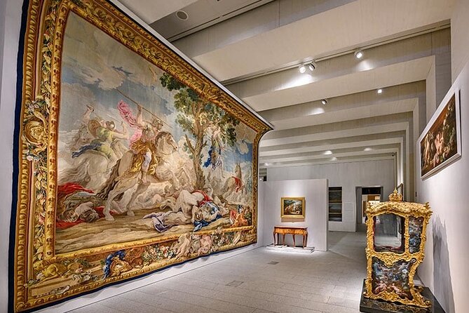 Gallery of the Royal Collections with option to visit the Royal Palace - What the guide adds to the visit