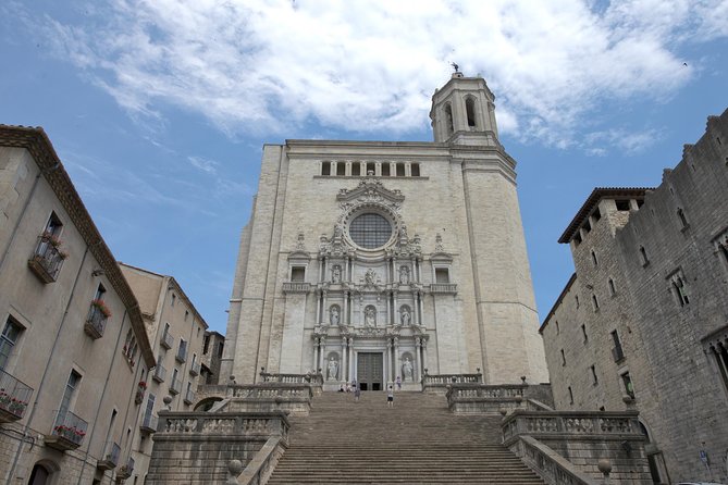 Girona and Dali Museum Full Day tour from Barcelona - One hour for lunch and independent exploring