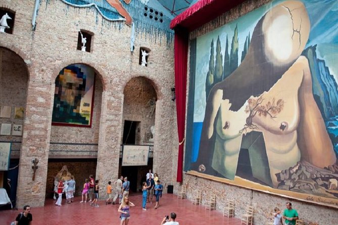 Girona & Dali Museum Small Group Tour with Pick-up from Barcelona - Roman walls, the cathedral, and the Arab Baths