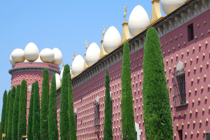 Girona, Figueres, Dalí Museum and Cadaqués Tour from Barcelona - The coach, group size, and meeting point