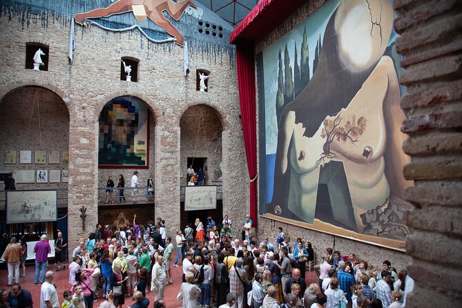 Girona, Figueres, Dalí Museum and Cadaqués Tour from Barcelona - Food, walking, and what to pack