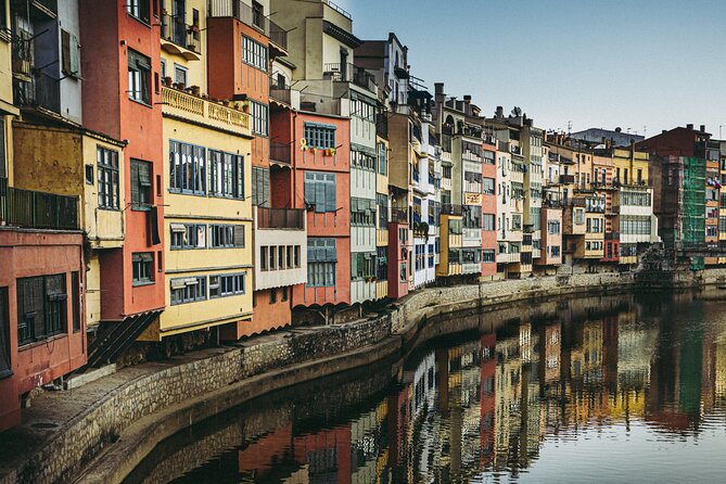 Girona, Figueres, Dalí Museum and Cadaqués Tour from Barcelona - Girona: medieval lanes, river houses, and a useful first walk