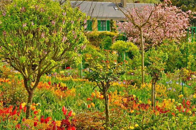 Giverny & Auvers sur Oise Private Day Trip with Monet & Van Gogh Tour from Paris - Auvers-sur-Oise follows Van Gogh’s final weeks