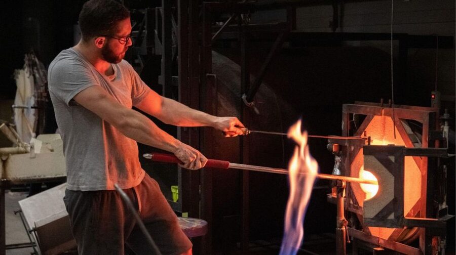 Glass Blowers, Art Galleries and Medieval Villages - Saint-Paul-de-Vence and its art galleries