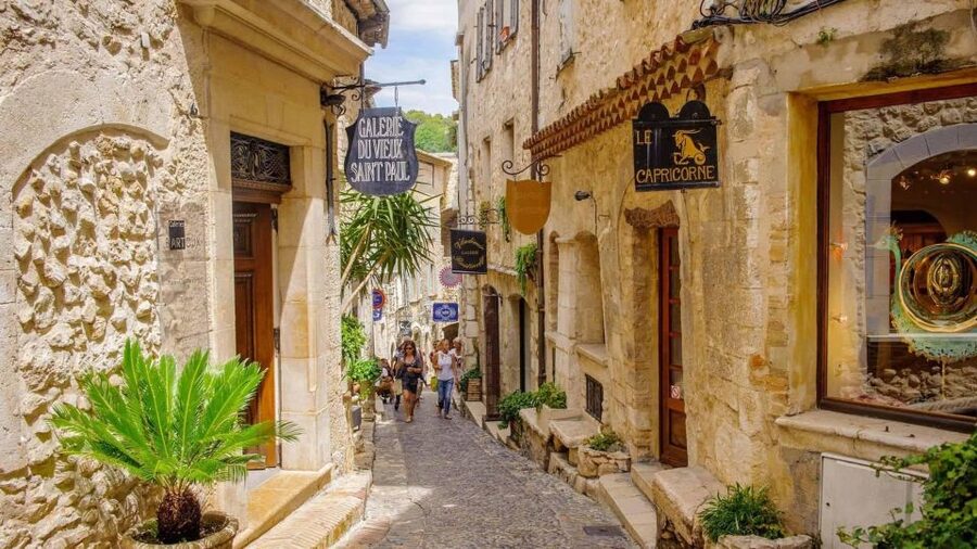 Glass Blowers, Art Galleries and Medieval Villages - Pickup, timing, and what is not included