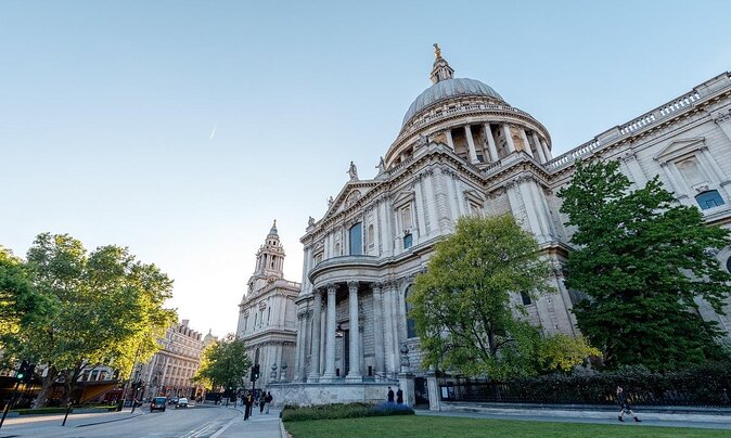 Great Artists : Impressionists, Monet & Private Art Studios - Key points at a glance