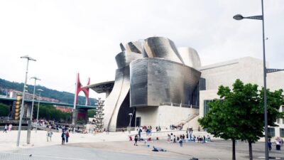 Guggenheim: Art explained by artists