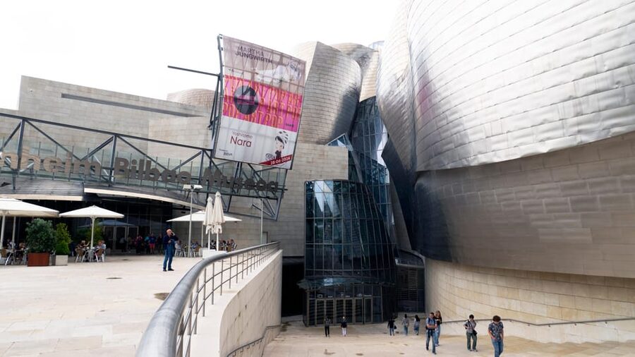 Guggenheim: Art explained by artists - Who will get the most from this experience