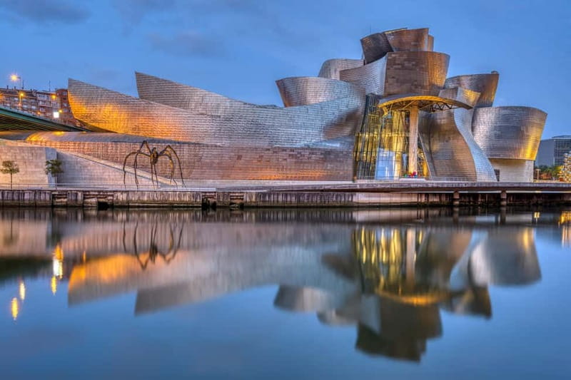 Guided tour of the exterior and access to the Guggenheim Museum - Why the Guggenheim exterior deserves a guided look