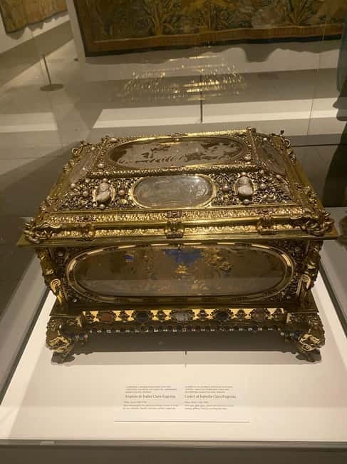 Guided Tour of The Royal Collections Gallery - What the 1.5-hour format means for you