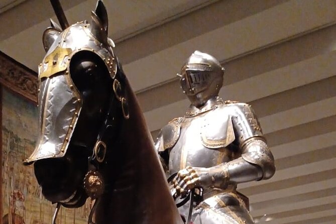 Guided Walking Tour of the Royal Collections Gallery - Meeting near the Royal Palace