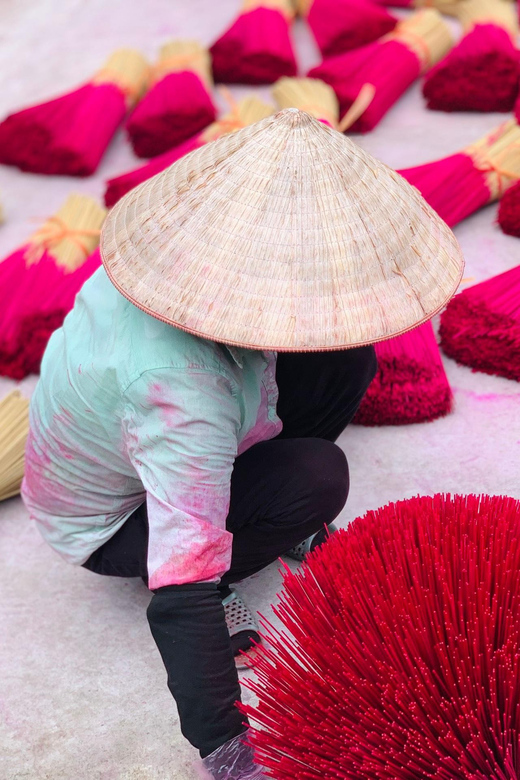 Hanoi's Artisan Trail Incense, Hat Making & Lacquer Art Tour - Chuong Village and the conical hat tradition