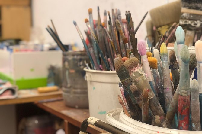 Hidden Art Galleries and Artist's Studio in Madrid - Who should book this experience?