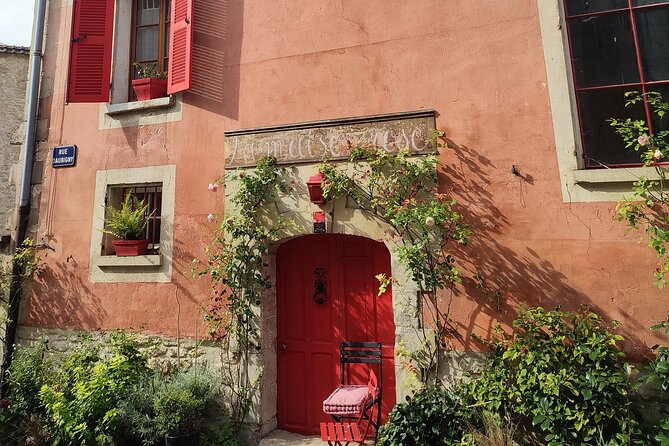 Hiking Adventure in Van Gogh's Footsteps with 6 miles walk - Chateau d’Auvers and the French garden lunch stop