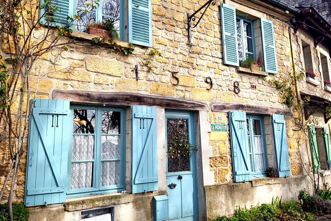 Hiking Adventure in Van Gogh's Footsteps with 6 miles walk - The river route and the first countryside views