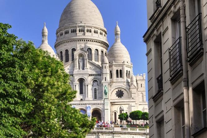 Impressionist Paris: d'Orsay & Montmartre Exclusive Guided Tour - The quieter corners of Montmartre