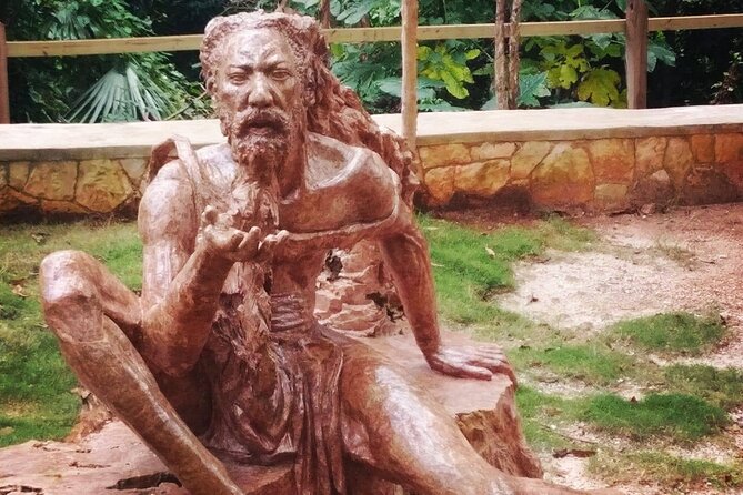 Jamaica Giants sculpture park, art galleries - Guides Who Shape the Visit